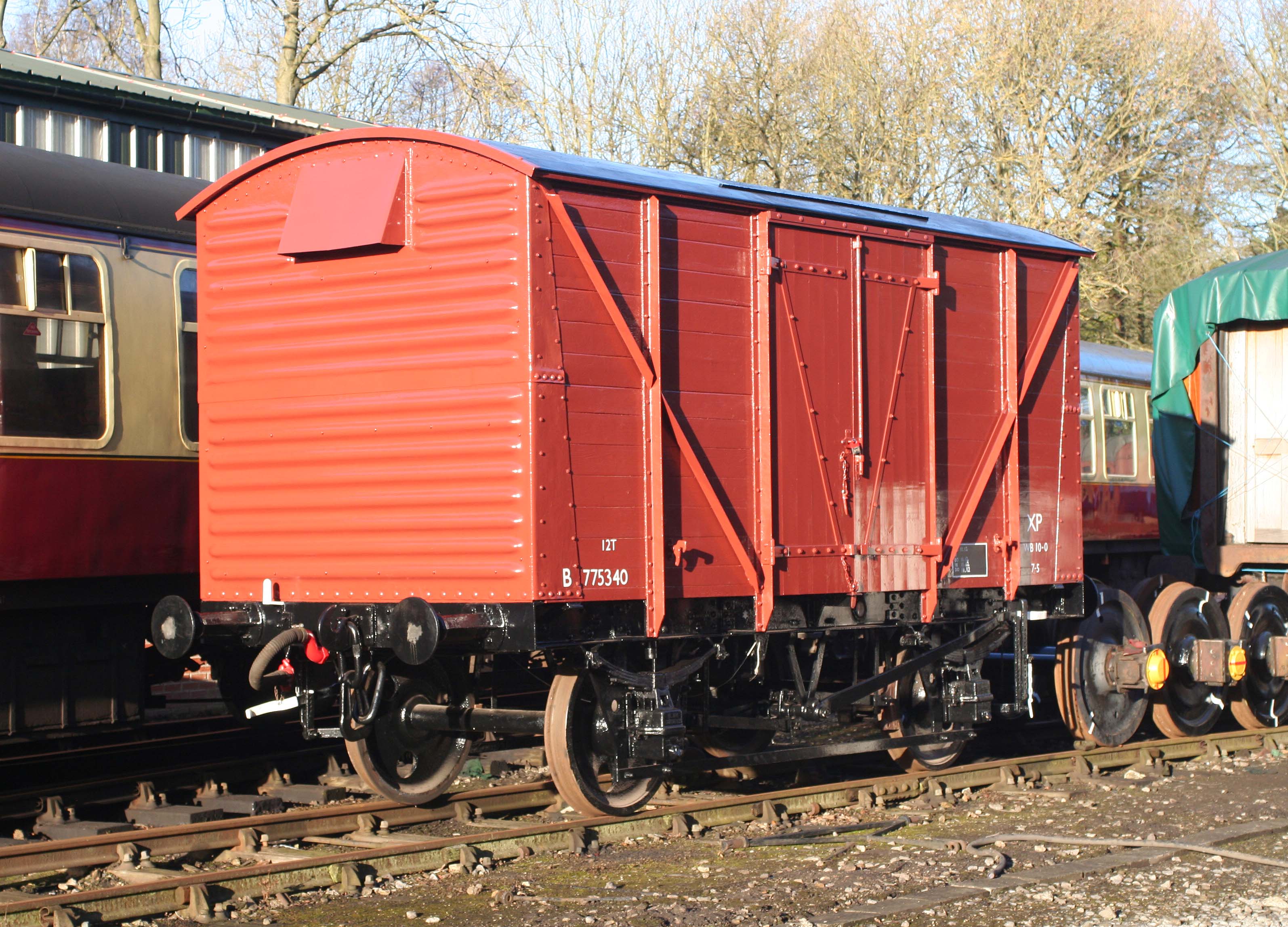 D B 775340 12T Box Van