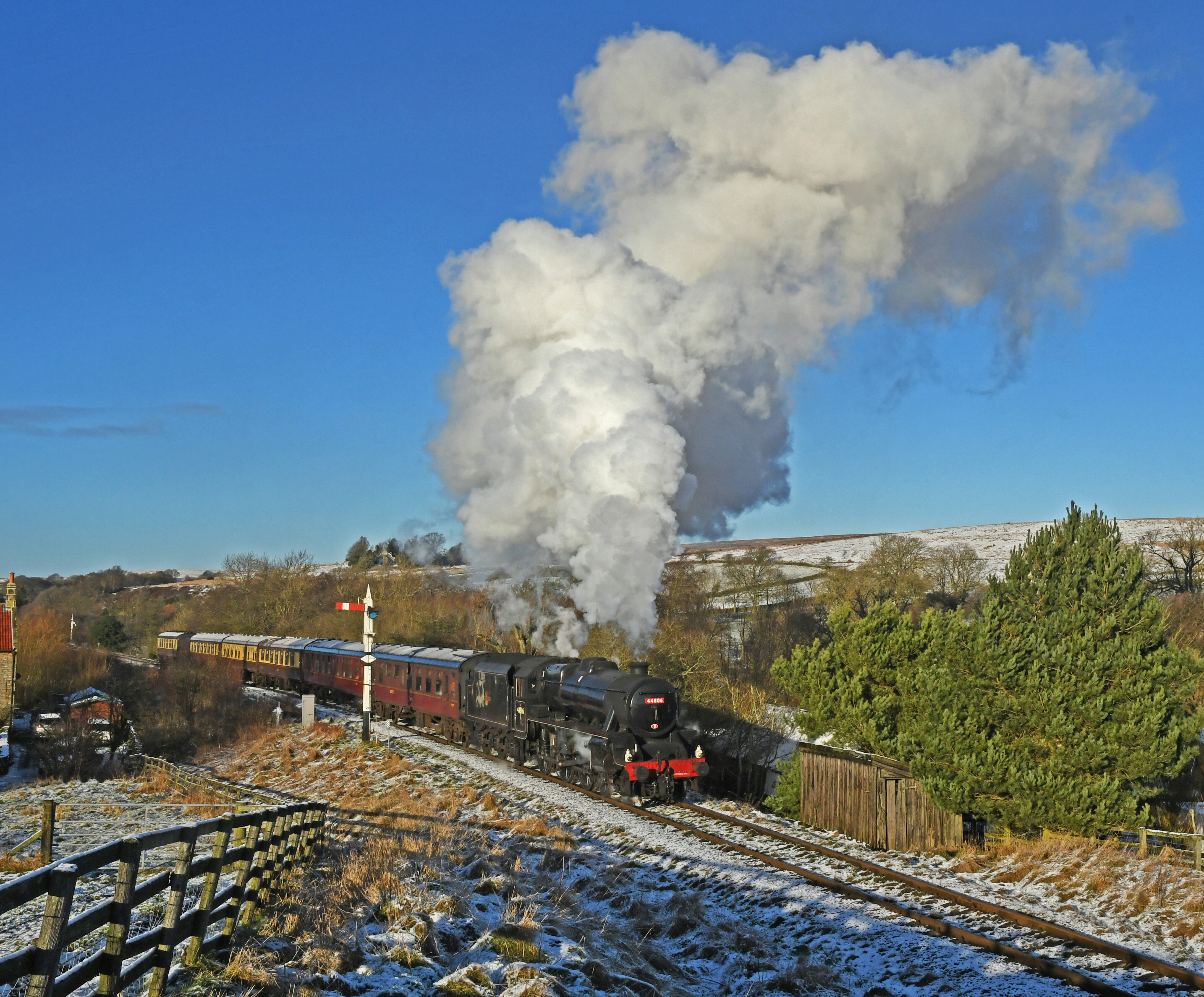 44806 Christmas Pullman John Hunt