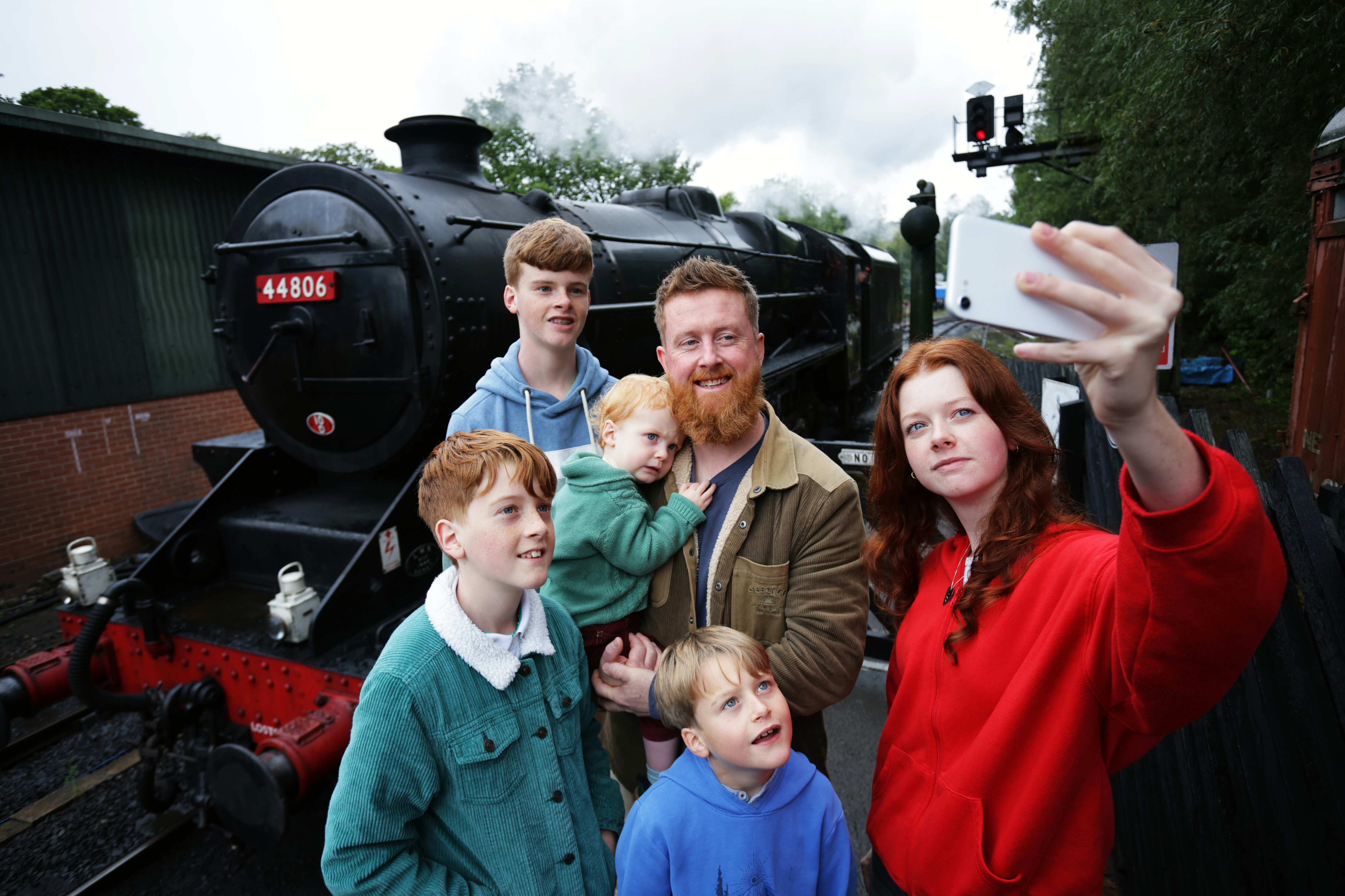 DAM82444 Familylocoselfie